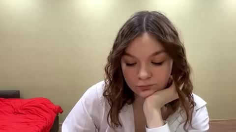 Mila online show from 03/12/26, 05:41