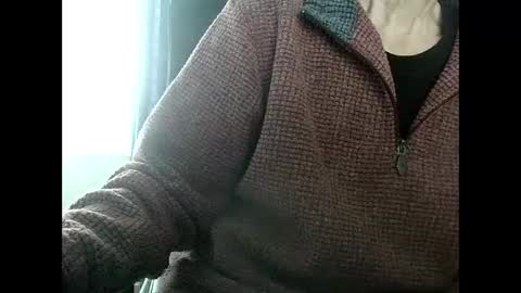 Snapshot of elfyonee chatting on 12/17/24, 09:39 elfyonee online show from 12/17/24, 09:39