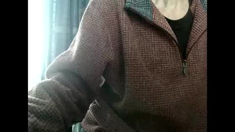 Snapshot of elfyonee chatting on 12/21/24, 09:55 elfyonee online show from 12/21/24, 09:55