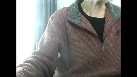 Snapshot of elfyonee chatting on 12/28/24, 09:52 elfyonee online show from 12/28/24, 09:52