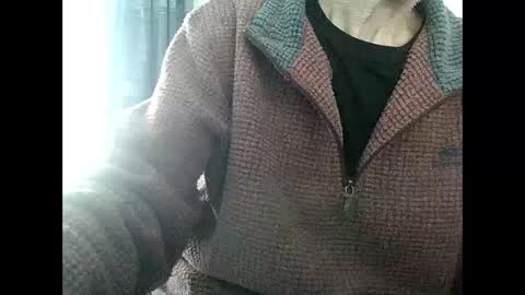 Snapshot of elfyonee chatting on 12/28/24, 01:49 elfyonee online show from 12/28/24, 01:49