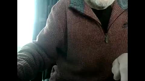 Snapshot of elfyonee chatting on 12/29/24, 08:44 elfyonee online show from 12/29/24, 08:44