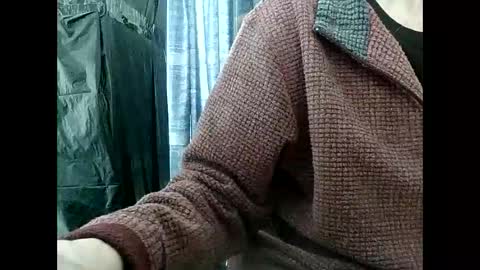 Snapshot of elfyonee chatting on 01/10/25, 10:06 elfyonee online show from 01/10/25, 10:06