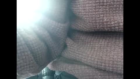 Snapshot of elfyonee chatting on 01/11/25, 12:50 elfyonee online show from 01/11/25, 12:50