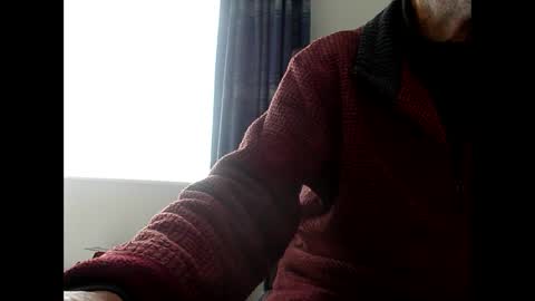 Snapshot of elfyonee chatting on 02/01/25, 10:26 elfyonee online show from 02/01/25, 10:26