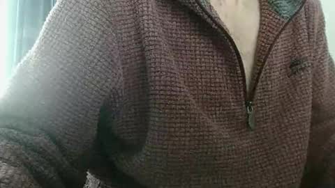 Snapshot of elfyonee chatting on 02/08/25, 12:06 elfyonee online show from 02/08/25, 12:06