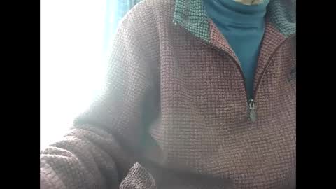 Snapshot of elfyonee chatting on 02/28/25, 12:09 elfyonee online show from 02/28/25, 12:09