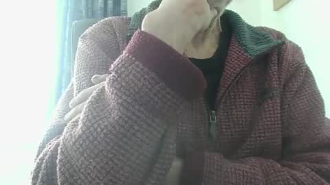 Snapshot of elfyonee chatting on 03/05/25, 10:33 elfyonee online show from 03/05/25, 10:33