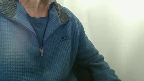 Snapshot of elfyonee chatting on 10/15/25, 12:05 elfyonee online show from 10/15/25, 12:05