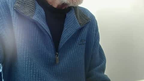 Snapshot of elfyonee chatting on 11/09/25, 10:35 elfyonee online show from 11/09/25, 10:35