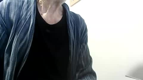 elfyonee online show from 12/14/25, 07:14