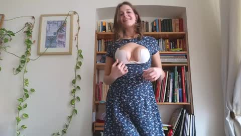 Snapshot of eli_sun chatting on 02/06/25, 12:59  ELI  Guys Im immersed in my studies its time for exams. I hope to be here on Friday online show from 02/06/25, 12:59