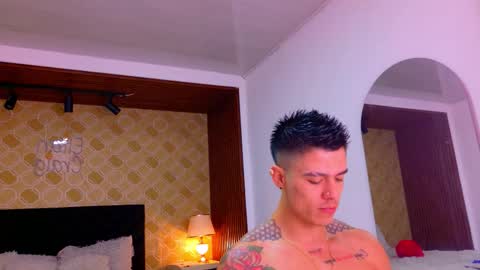 Snapshot of elian_craiggggg chatting on 03/24/26, 12:15 Elian online show from 03/24/26, 12:15