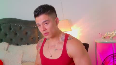 Snapshot of elian_craiggggg chatting on 05/23/26, 08:35 Elian online show from 05/23/26, 08:35