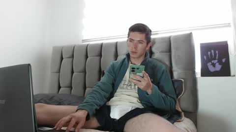 Snapshot of elian_tg chatting on 01/12/25, 07:53 Elian online show from 01/12/25, 07:53