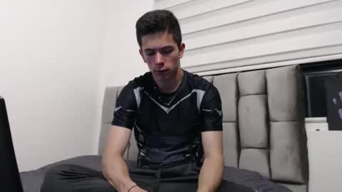 Snapshot of elian_tg chatting on 03/03/25, 12:04 Elian online show from 03/03/25, 12:04