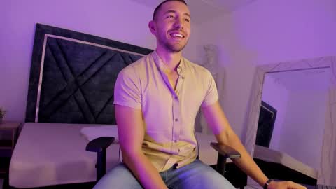 Your favorite Boy online show from 11/10/25, 01:32