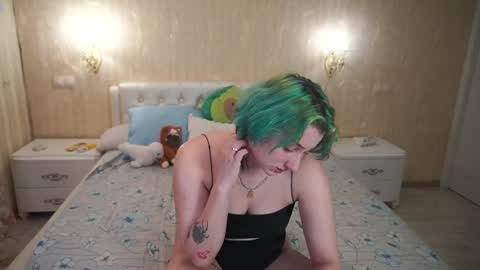 Luna online show from 04/16/26, 09:39