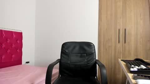 Snapshot of elias_ford chatting on 10/25/25, 08:47 elias_ford online show from 10/25/25, 08:47