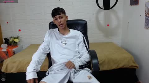 E L I A S online show from 12/19/24, 03:29