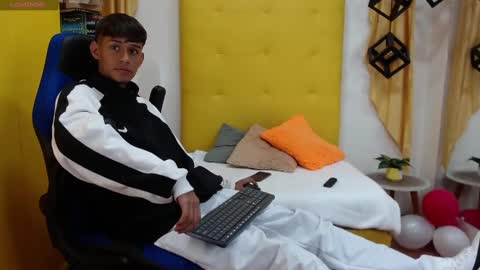 E L I A S online show from 03/05/25, 03:18