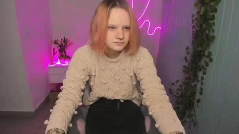 elieiza_xo online show from 10/20/25, 09:21