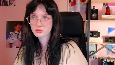 Ellie online show from 09/14/25, 08:08