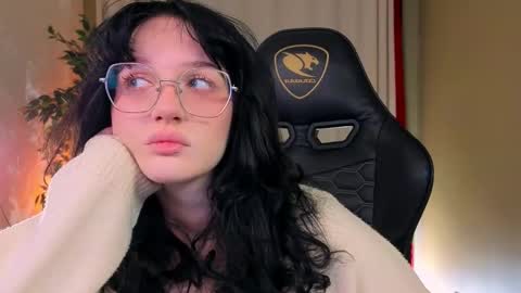 Ellie online show from 09/25/25, 08:12