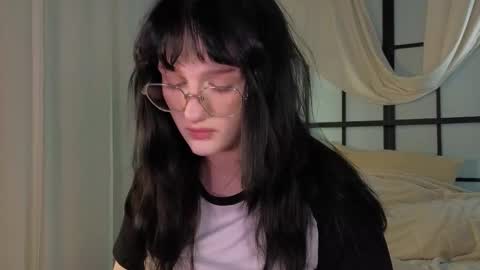 Ellie online show from 09/27/25, 08:25