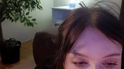 Ellie online show from 10/18/25, 05:21