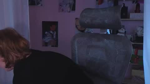 Ellie online show from 12/03/25, 05:26