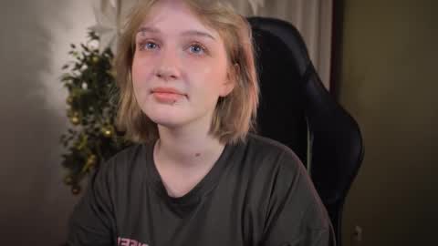 Ellie online show from 01/14/26, 05:24