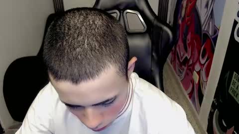 Snapshot of elii_797 chatting on 02/12/25, 12:33 bby-santy online show from 02/12/25, 12:33