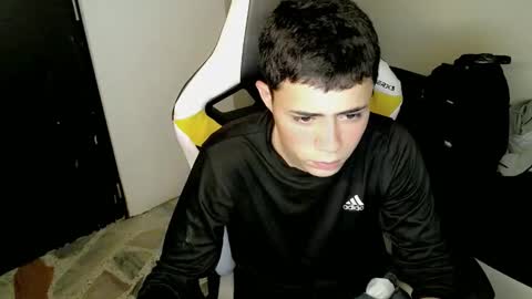 Snapshot of elii_797 chatting on 10/05/25, 05:22 bby-santy online show from 10/05/25, 05:22