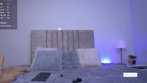 Snapshot of eliizabeth_roberts chatting on 07/05/26, 11:23 E L I I Z A B E T H online show from 07/05/26, 11:23