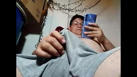 Snapshot of elimposstor chatting on 12/15/24, 10:37 elimposstor online show from 12/15/24, 10:37