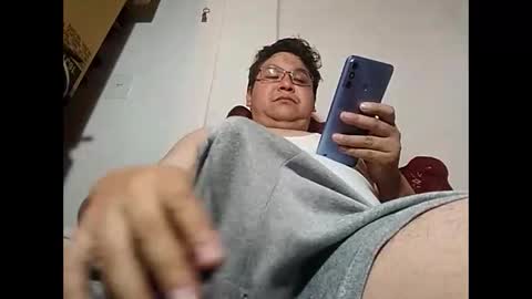 Snapshot of elimposstor chatting on 01/26/25, 02:52 elimposstor online show from 01/26/25, 02:52