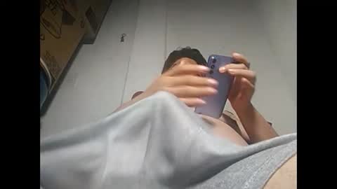 Snapshot of elimposstor chatting on 02/07/25, 01:01 elimposstor online show from 02/07/25, 01:01