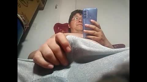 Snapshot of elimposstor chatting on 02/17/25, 12:10 elimposstor online show from 02/17/25, 12:10