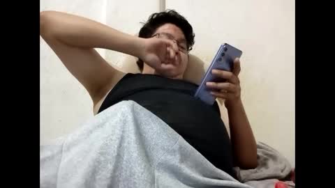 Snapshot of elimposstor chatting on 10/05/25, 01:04 elimposstor online show from 10/05/25, 01:04