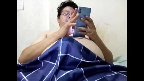 Snapshot of elimposstor chatting on 10/13/25, 09:04 elimposstor online show from 10/13/25, 09:04