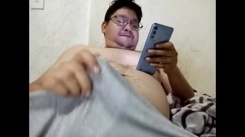 Snapshot of elimposstor chatting on 11/21/25, 01:32 elimposstor online show from 11/21/25, 01:32