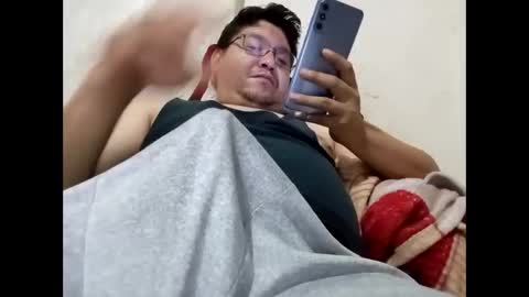 Snapshot of elimposstor chatting on 12/05/25, 12:25 elimposstor online show from 12/05/25, 12:25