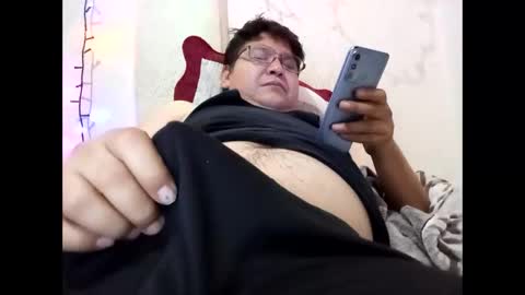 Snapshot of elimposstor chatting on 12/18/25, 04:07 elimposstor online show from 12/18/25, 04:07