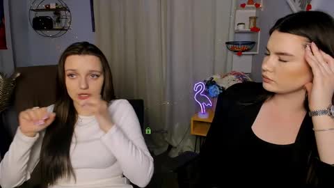Elin online show from 05/08/26, 01:49
