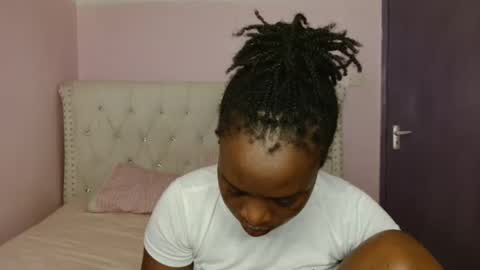 elina_gee online show from 01/18/26, 09:29