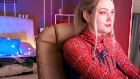 Elina online show from 01/31/25, 01:22