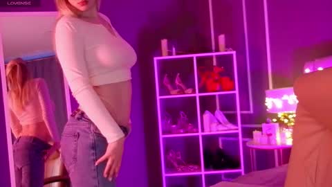 Elina online show from 03/12/25, 01:14