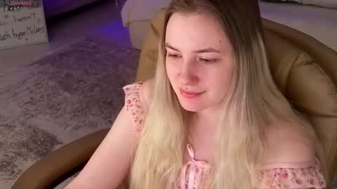Elina online show from 10/17/25, 01:09