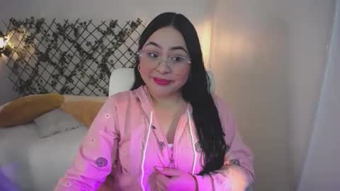 Snapshot of elinaax chatting on 02/23/26, 03:04 Elina online show from 02/23/26, 03:04